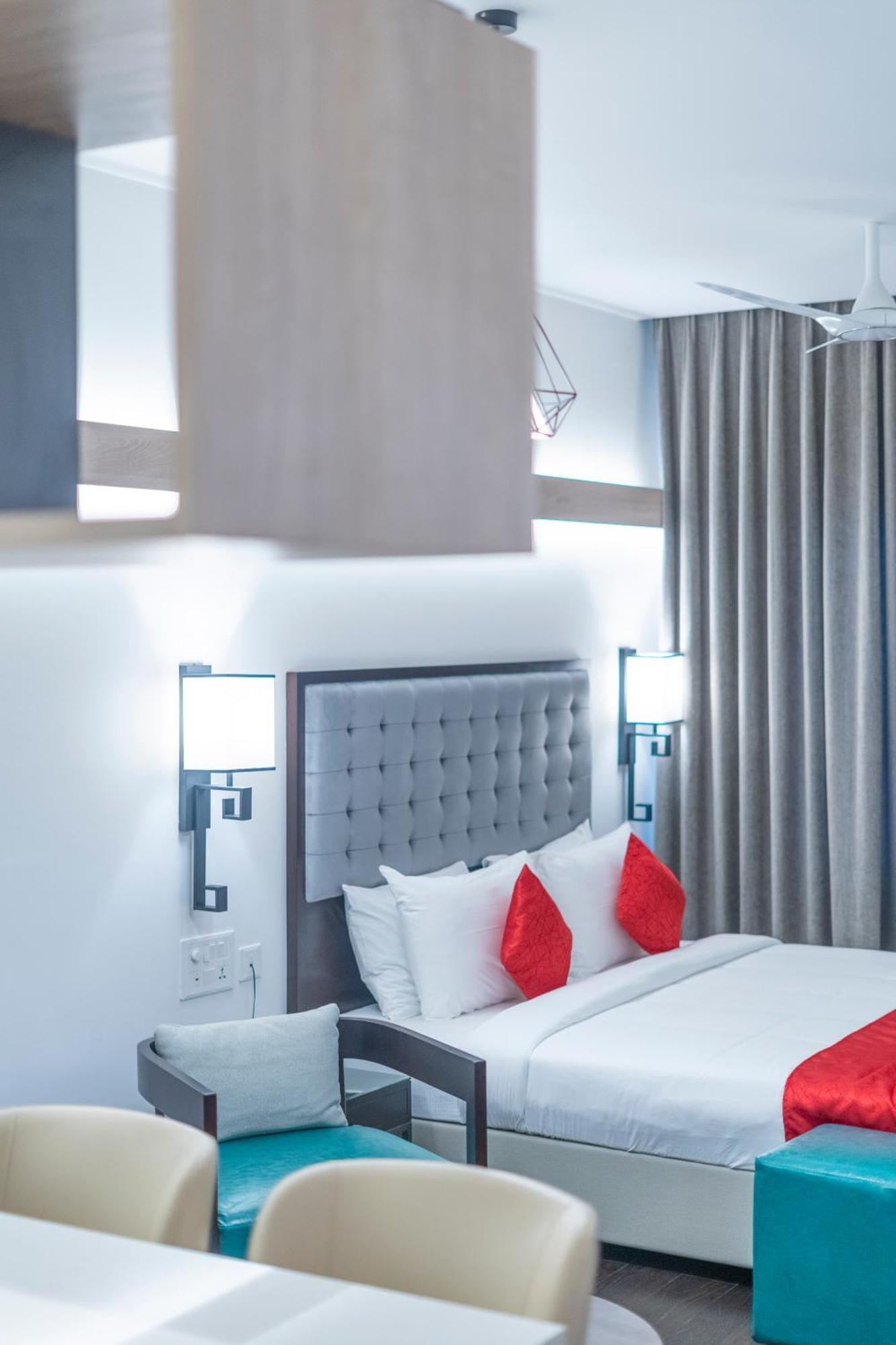 Hotel Deccan Serai Grande, Gachibowli, Hyderabad Esterno foto